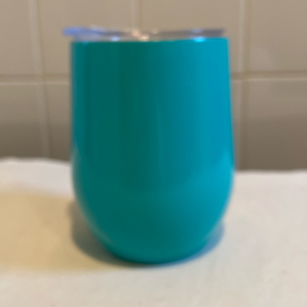🌺Swig 12oz wine or coffee cup ocean